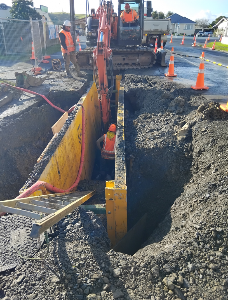 One-lane closure on Pukepoto Road 