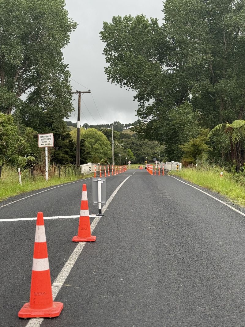 Safe solution for heavy vehicles at Broadwood Road Bridge