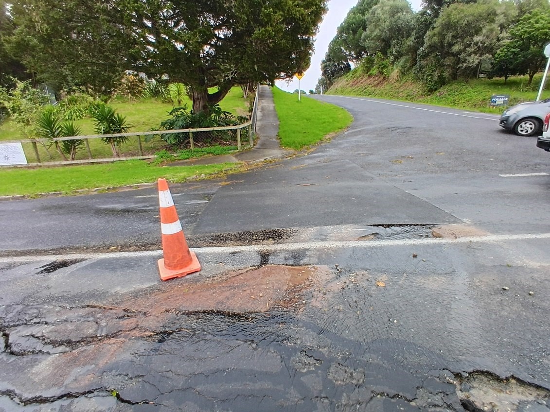 Water main break on Parnell Rd Water main break on Parnell Rd