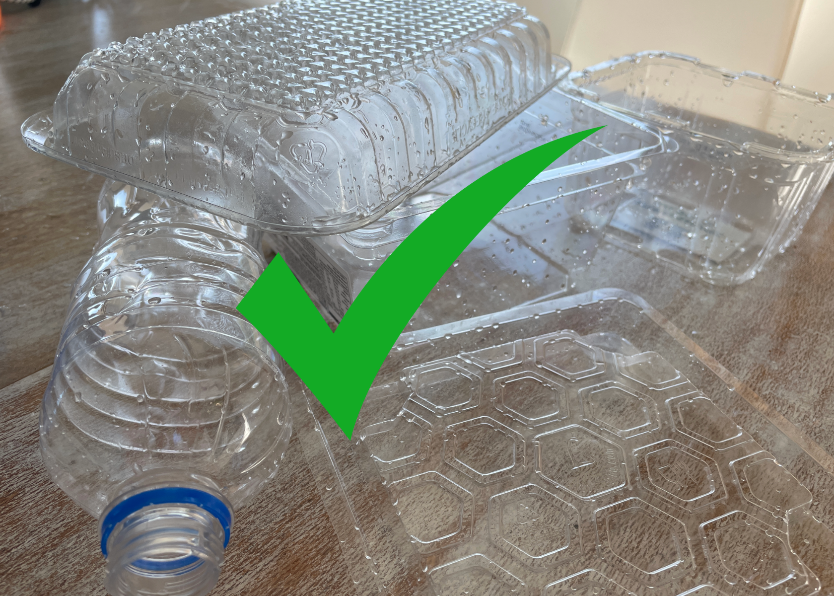 Examples of no 1 clear plastics that can be recycled