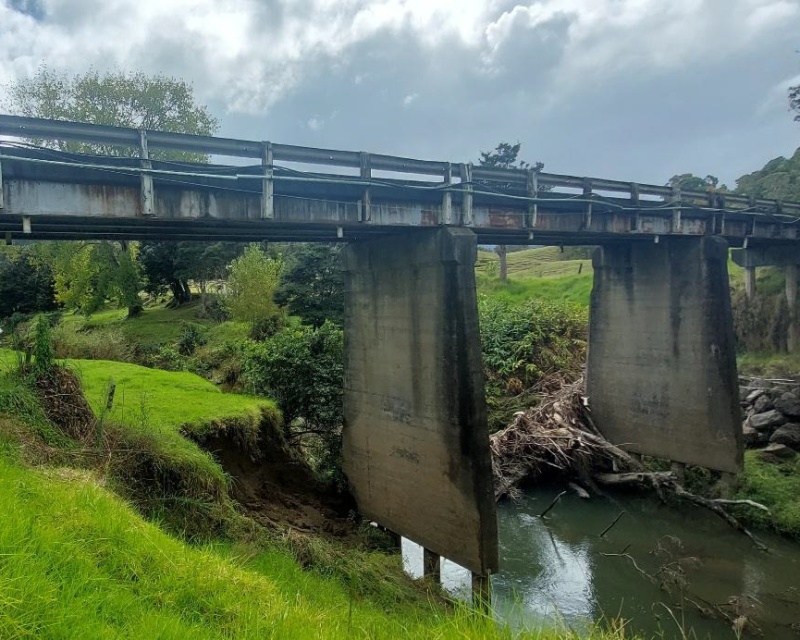 Emergency repairs for Awaroa Rd bridge, weight restrictions applied